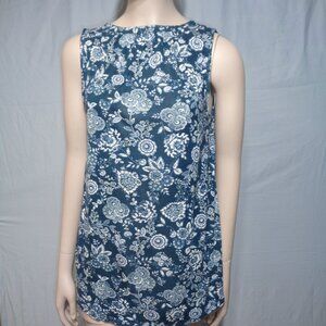 Loft dark blue-green floral tank, with a button up back in size xs